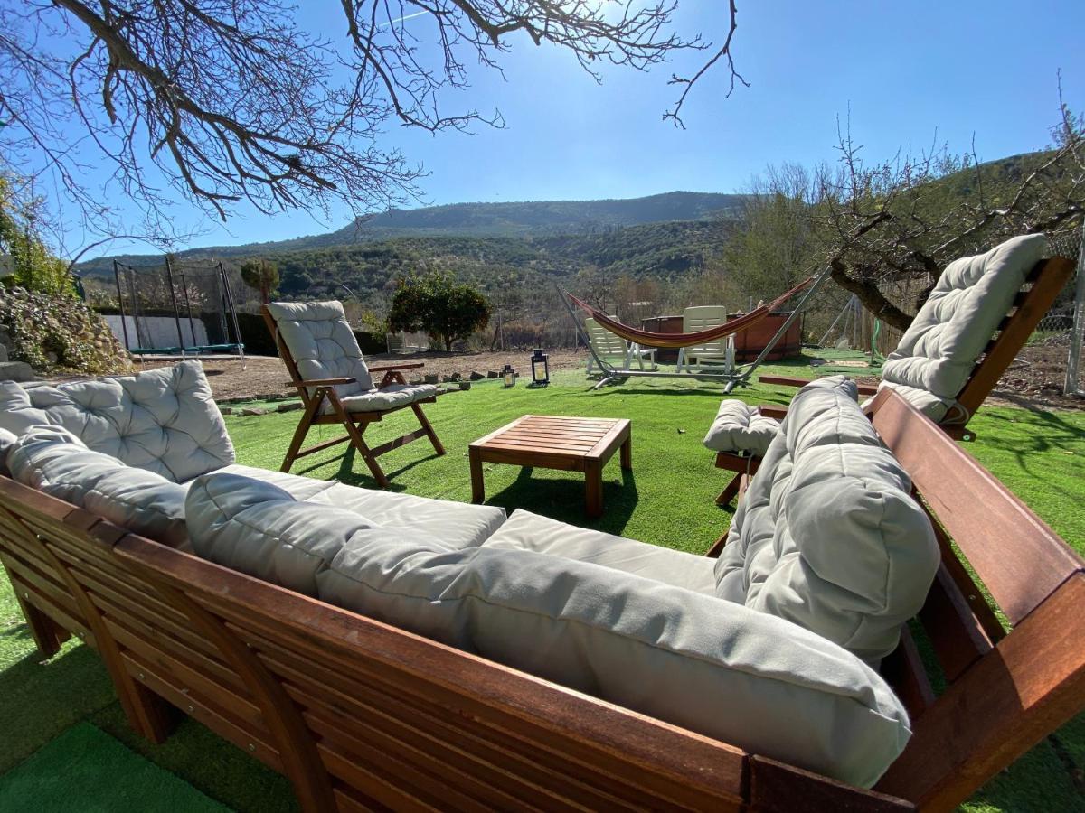 La Huerta Del Castillo Con Su Caz De Agua - Enjoy Life & Relax Castillo de Locubín Exterior foto